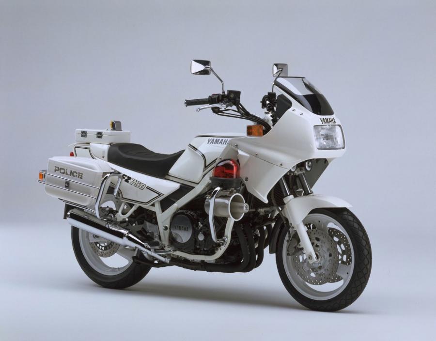 Yamaha FZ750 Police
